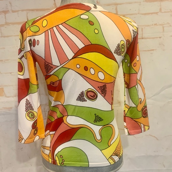 Irresistible Funky Retro Top - Picture 3 of 5